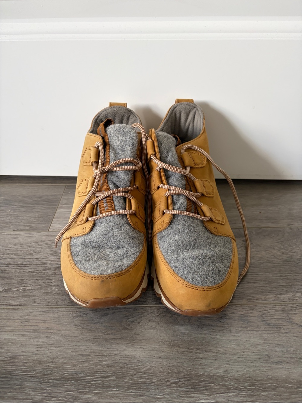Sorel Women's Tan and Gray Winter Lace-Up Boots